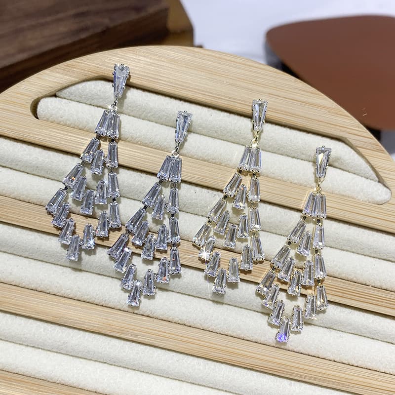 Hollow Zircon Super Sparkling Earrings