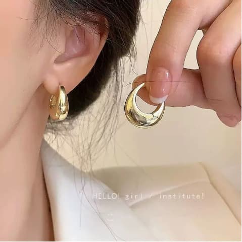 1 Pair New Arrival French Vintage Metal Hoop Earrings, Minimalist Niche Design Circle Star Ins Style High-End Fashion Stud Earrings For Women