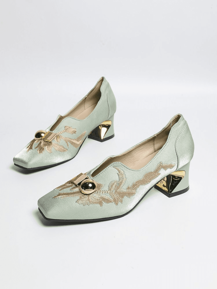 2026 Spring New Women's Chunky Heel Pumps, Versatile Square Toe Deep-V Loafers, New Chinese Style Embroidered High Heels